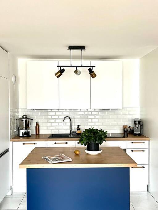 Stunning Apartment With Balcony To Visit Paris Levallois-Perret Exterior foto